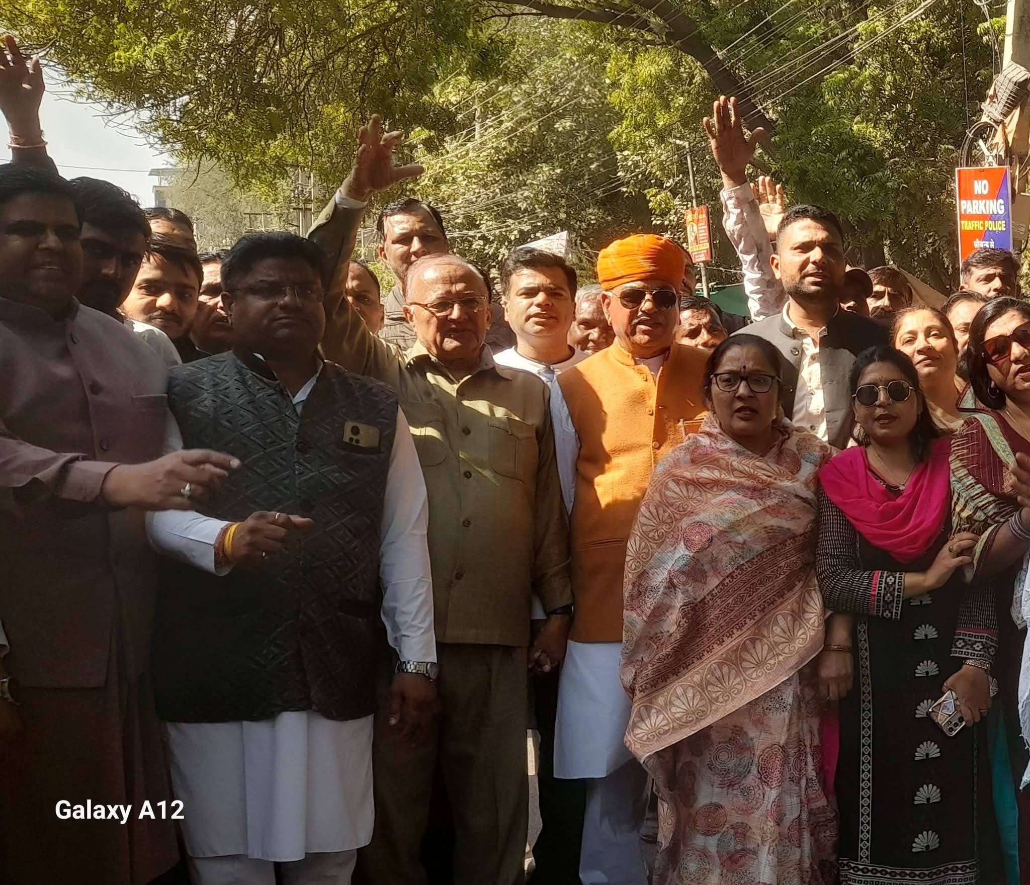 FB IMG 1770469367752 खेजड़ी बचाओ आंदोलन: कांग्रेस ने पैदल मार्च निकाला, आम आदमी पार्टी ने भी दिया समर्थन Rajasthan News Portal राजस्थान