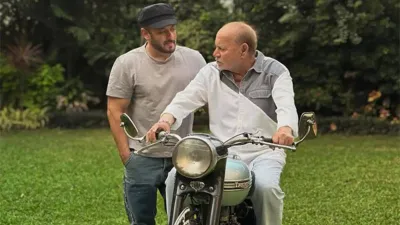 salman khan salim khan 1771315704 विख्यात लेखक सलीम खान की तबीयत बिगड़ी, 'शोले' सहित अनेक फिल्मों की स्टोरी लिखी Rajasthan News Portal मुंबई