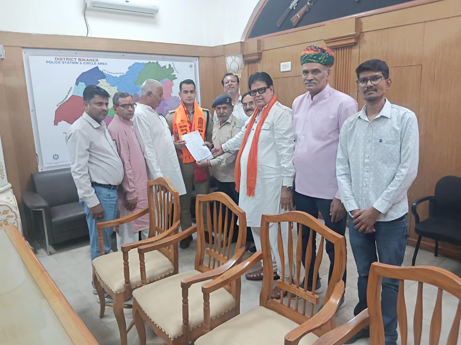 SAVE 20260324 205908 पुलिस अधीक्षक मृदुल कच्छावा का वंदे मातरम टीम ने किया स्वागत Rajasthan News Portal देश