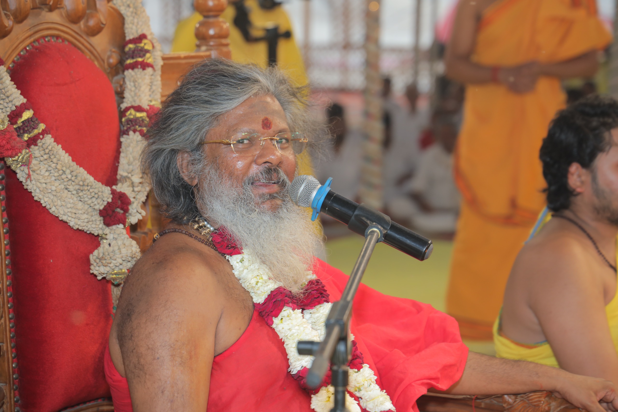 SAVE 20260326 201640 कृष्णगिरी वाली कैसा जादू किया, कैसे बतलाऊं मैया क्या क्या दिया.."जगद्गुरु श्री वसंत विजयानंद गिरी जी महाराज Rajasthan News Portal धर्म