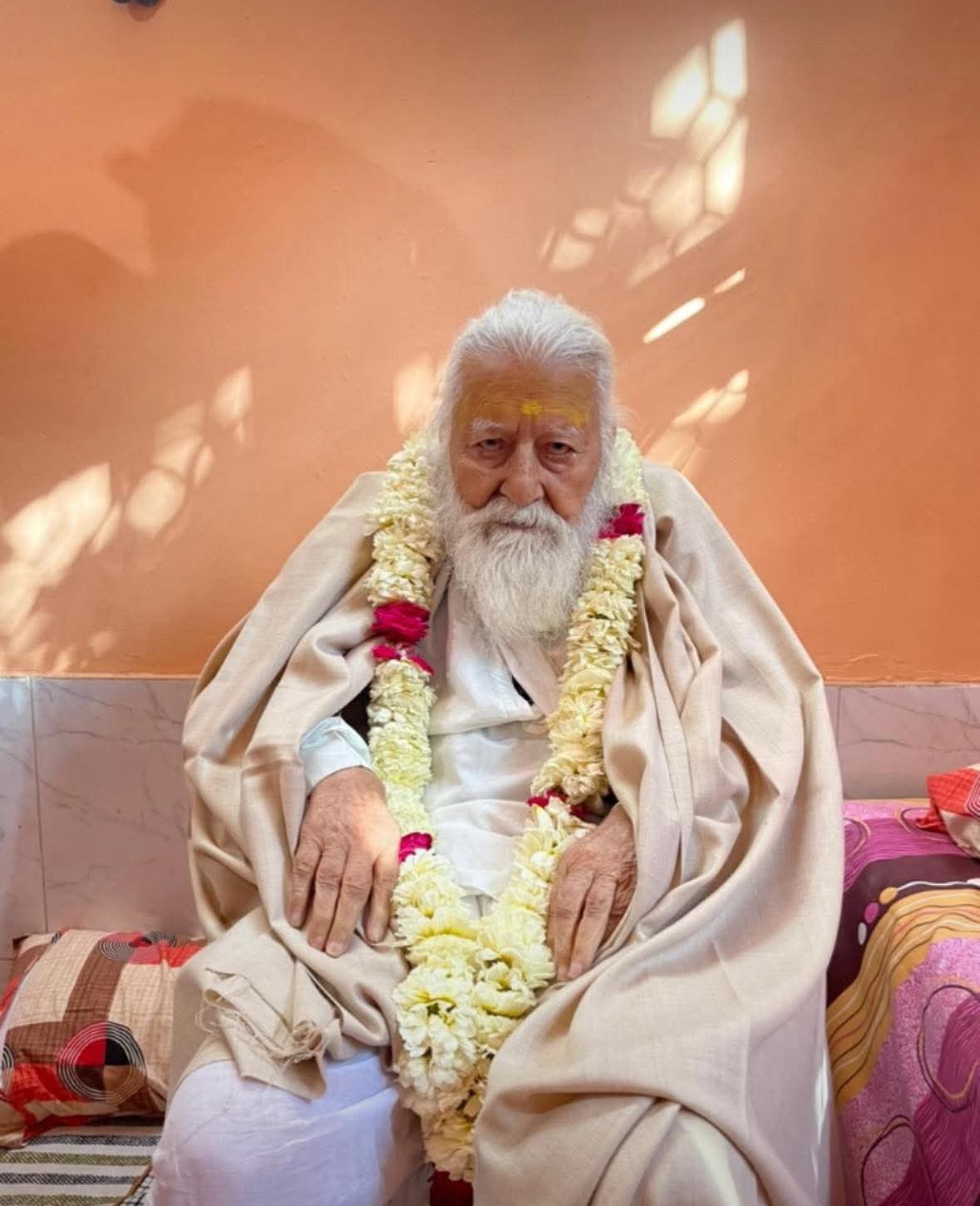 FB IMG 1775487755023 बीकानेर परकोटे के आध्यत्मिक विद्वान के 100 वें जन्म दिवस पर विधायक व्यास ने दी बधाई Rajasthan News Portal देश