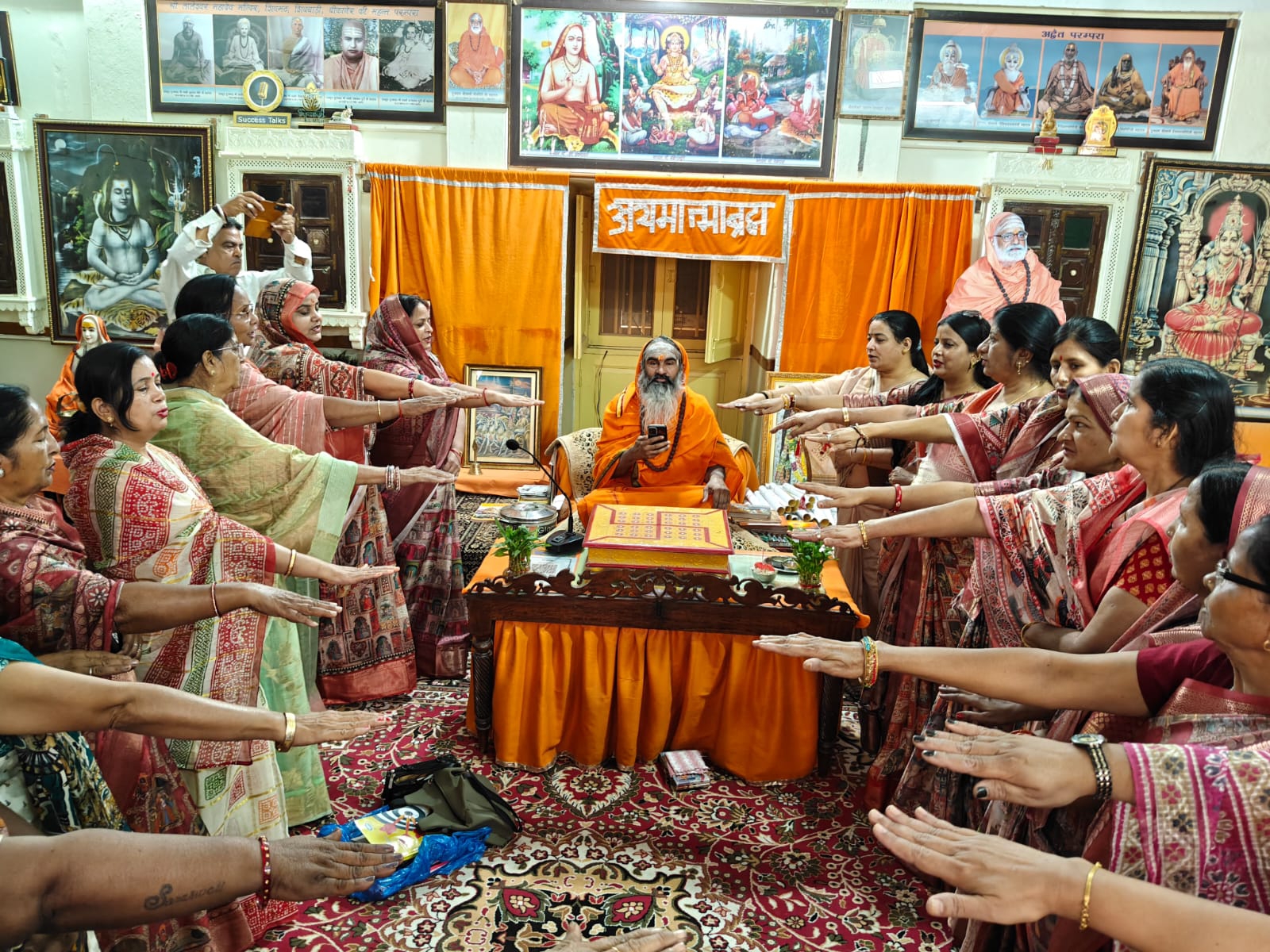 SAVE 20260411 222409 बीकानेर में महिलाओं ने ली शपथ, पंछियों के लिये पालसिये लगवाए Rajasthan News Portal राजस्थान