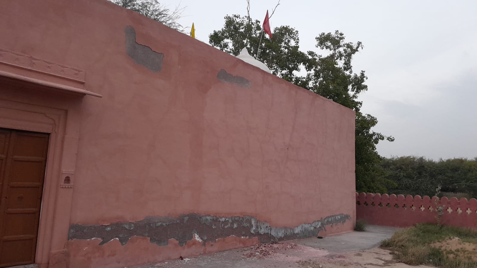 SAVE 20260416 200202 मंदिर में घटिया निर्माण सामग्री के इस्तेमाल का आरोप Rajasthan News Portal धर्म