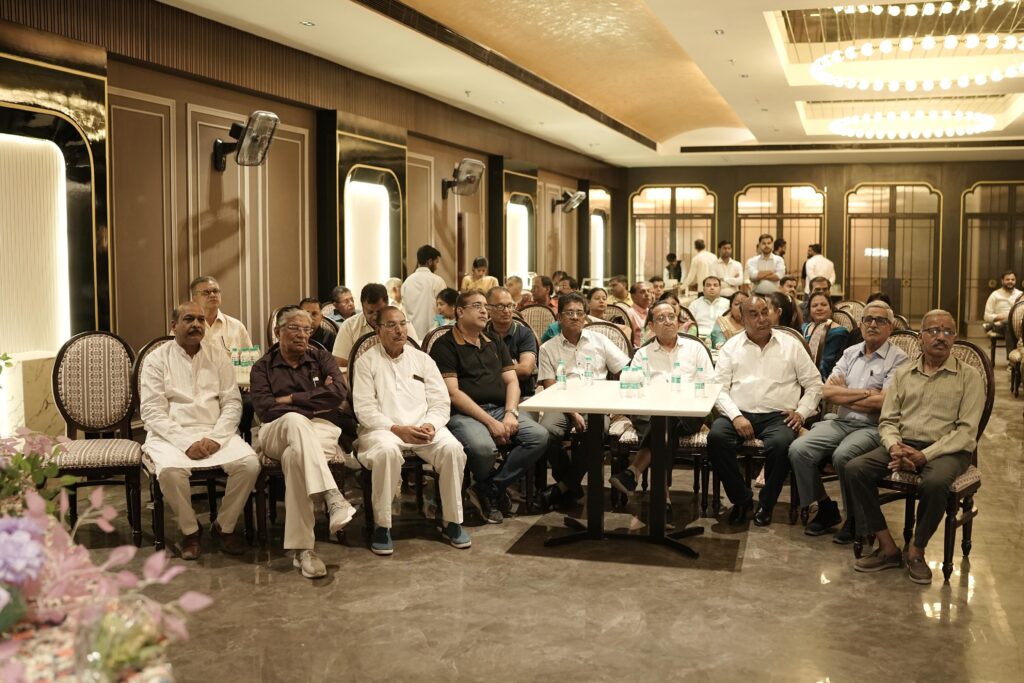 अंतर्राष्ट्रीय वैश्य महासम्मेलन की सभा में फ़न्ना बाबू को दी श्रद्धांजलि, दिग्गज उद्योगपति हुए शामिल, 22 प्रतिष्ठानों पर विशेष छूट की घोषणा 2 देश SAVE 20260502 172632 अंतर्राष्ट्रीय वैश्य महासम्मेलन की सभा में फ़न्ना बाबू को दी श्रद्धांजलि, दिग्गज उद्योगपति हुए शामिल, 22 प्रतिष्ठानों पर विशेष छूट की घोषणा Rajasthan News Portal देश