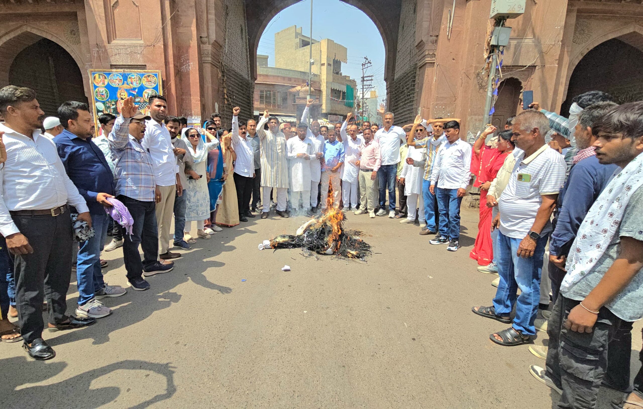 SAVE 20260513 125117 scaled कोटगेट पर कांग्रेस ने किया विरोध प्रदर्शन Rajasthan News Portal राजस्थान, बीकानेर अपडेट