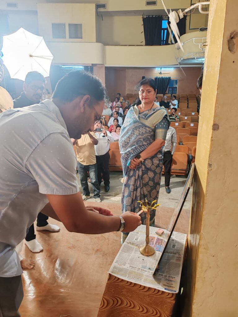 पुराने गीतों से गूंजा हॉल 3 बीकानेर अपडेट 1004327517 पुराने गीतों से गूंजा हॉल Rajasthan News Portal बीकानेर अपडेट