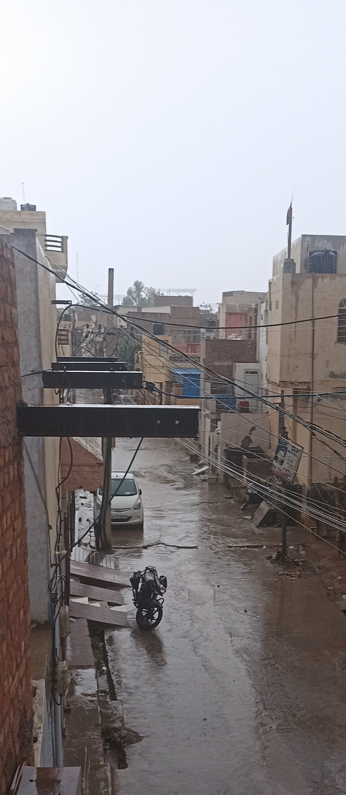 बीकानेर में बारिश से मौसम पलटा, श्रीडूंगरगढ़ में अंधड़ से तार टूटे 5 बीकानेर अपडेट IMG 20260606 165518 scaled बीकानेर में बारिश से मौसम पलटा, श्रीडूंगरगढ़ में अंधड़ से तार टूटे Rajasthan News Portal बीकानेर अपडेट