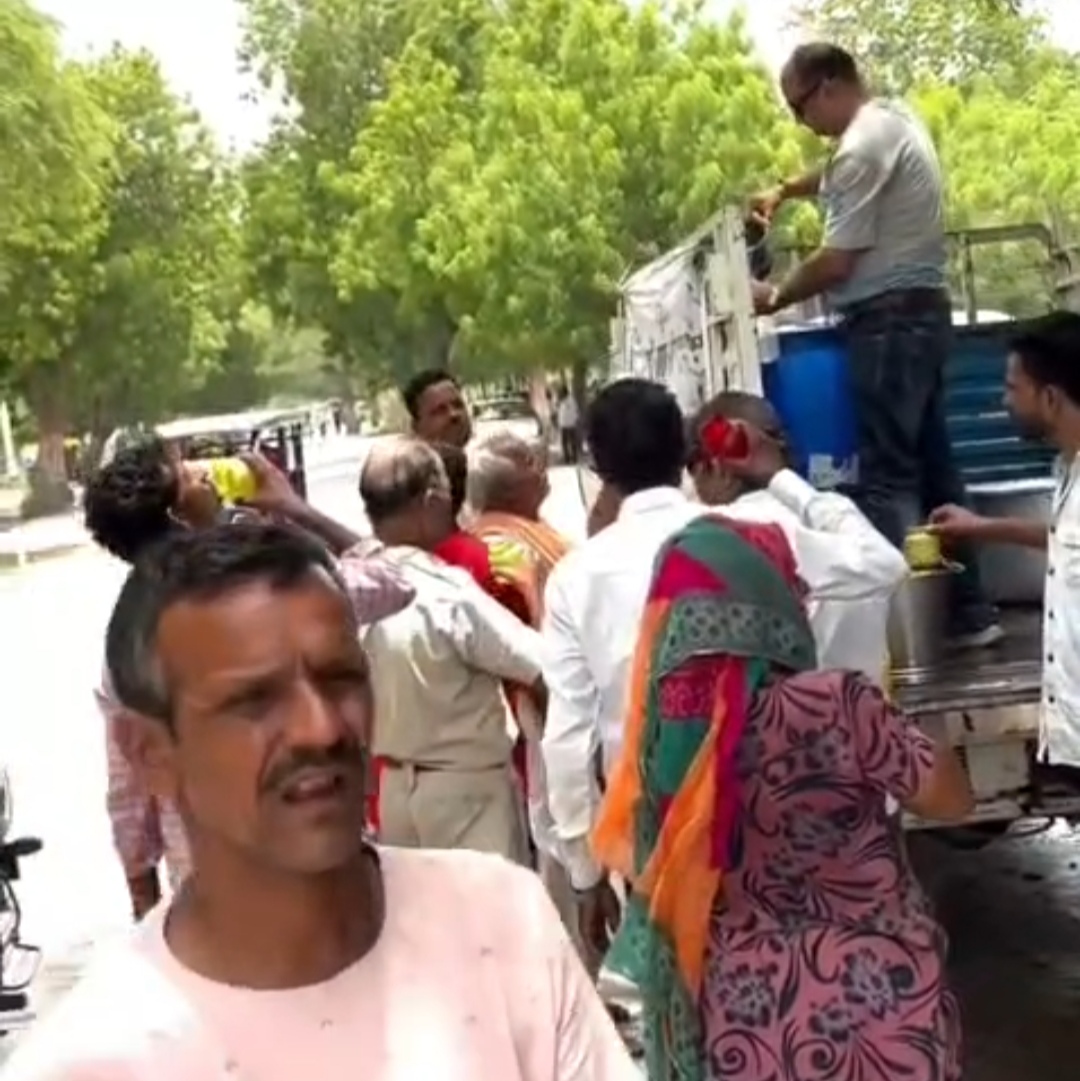 IMG 20260614 215906 भीषण गर्मी में युवाओं ने निभाया मानव सेवा का दायित्व Rajasthan News Portal राजस्थान