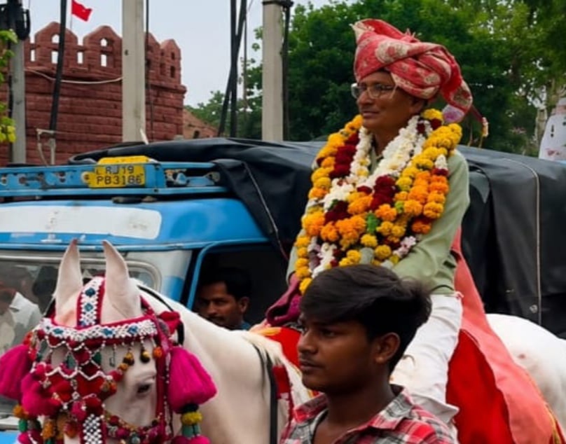 कौन है ये ''लेडी सिंघम' ? जिसकी हो रही चर्चा, घोड़े पर निकाला जुलूस 9 राजस्थान IMG 20260709 090808 कौन है ये ''लेडी सिंघम' ? जिसकी हो रही चर्चा, घोड़े पर निकाला जुलूस Rajasthan News Portal राजस्थान