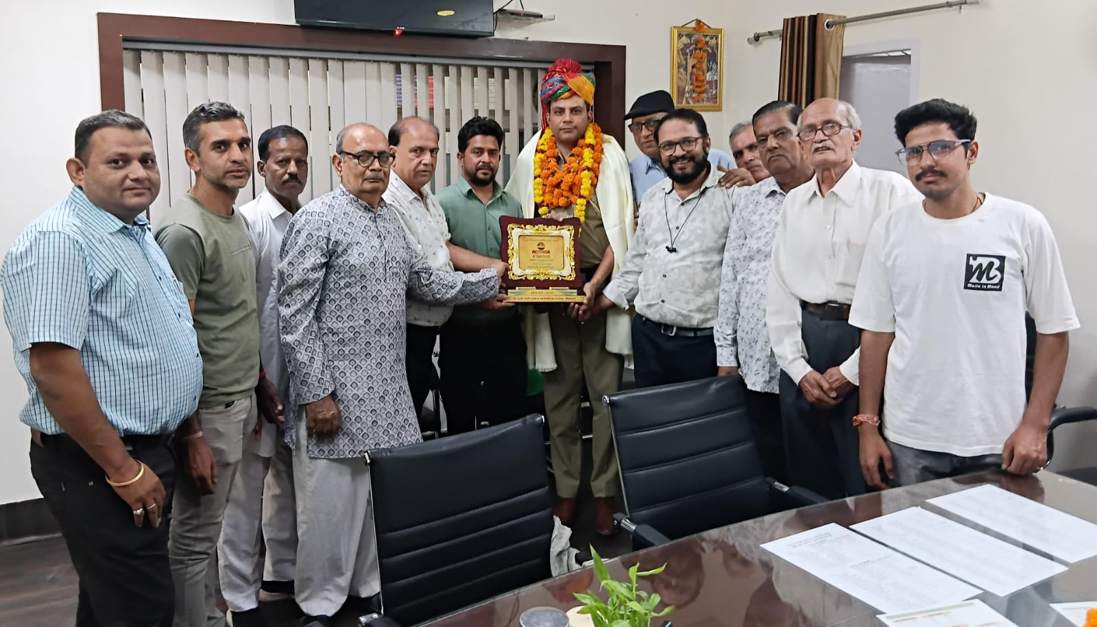 कोटगेट थाना अधिकारी का श्री खत्री मोदी समाज ने किया स्वागत 3 देश SAVE 20260718 223643 कोटगेट थाना अधिकारी का श्री खत्री मोदी समाज ने किया स्वागत Rajasthan News Portal देश