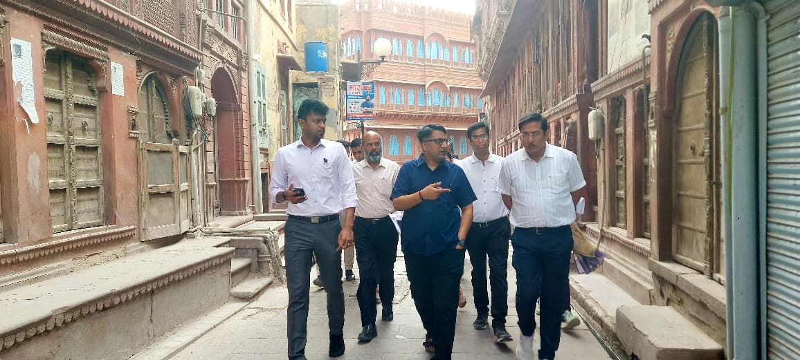बीकानेर शहरी परकोटे में पैदल चले जिला कलेक्टर, लिया व्यवस्थाओं का जायजा 9 राजस्थान SAVE 20260720 143716 बीकानेर शहरी परकोटे में पैदल चले जिला कलेक्टर, लिया व्यवस्थाओं का जायजा Rajasthan News Portal राजस्थान