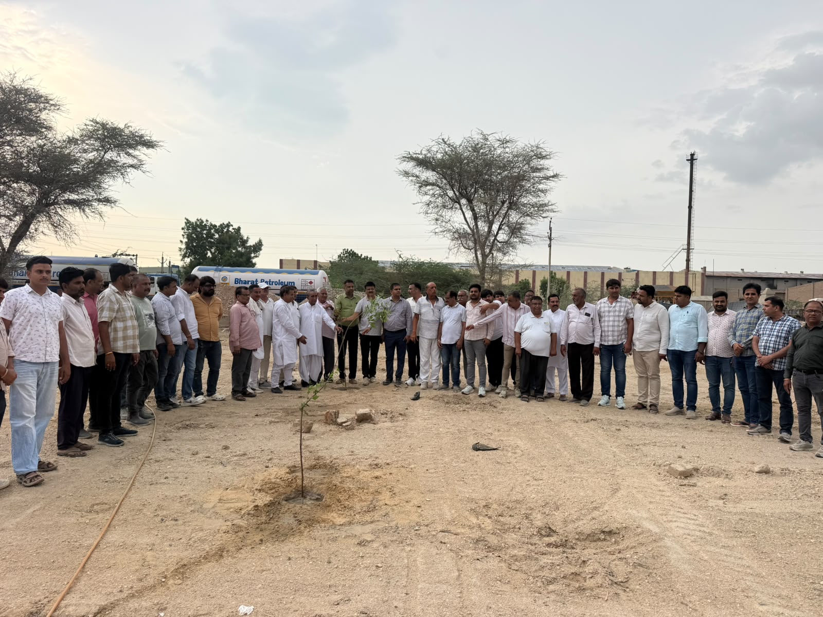 SAVE 20260727 222326 खारा उद्योग संघ ने 1100 पौधों का किया रोपण, लिया संकल्प Rajasthan News Portal बीकानेर अपडेट