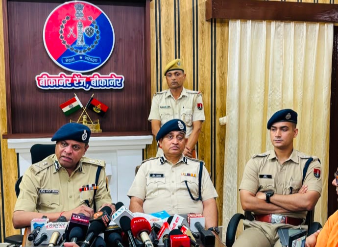 पुलिस कार्रवाई : 200 गुम मोबाइल फोन बरामद कर मालिकों को सौंपे 7 बीकानेर अपडेट IMG 20260813 210301 पुलिस कार्रवाई : 200 गुम मोबाइल फोन बरामद कर मालिकों को सौंपे Rajasthan News Portal बीकानेर अपडेट