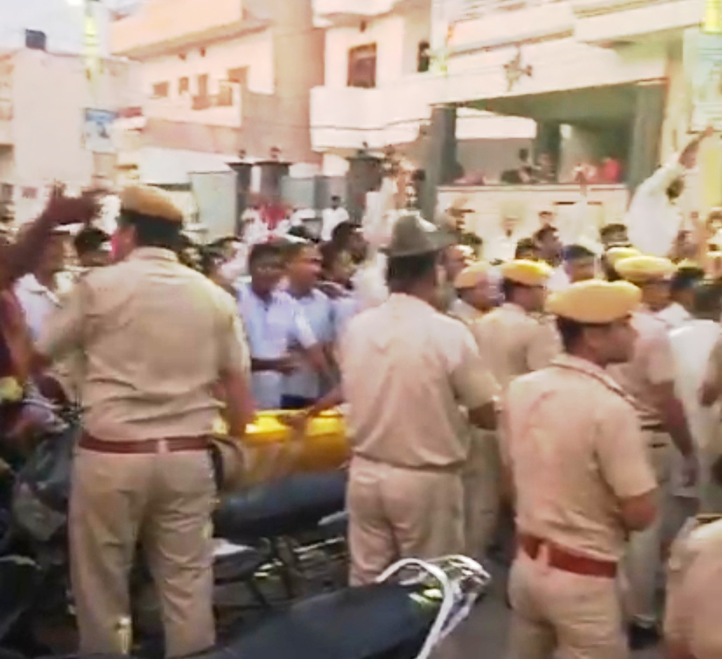 IMG 20260816 223706 बीकानेर में भाजपा व कांग्रेस के कार्यकर्ता आमने-सामने Rajasthan News Portal राजस्थान