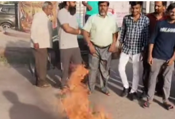 IMG 20260829 194052 चुनाव : वार्ड 62 में टिकट वितरण को लेकर विरोध प्रदर्शन, बोले टिकट बदला जाए Rajasthan News Portal बीकानेर अपडेट