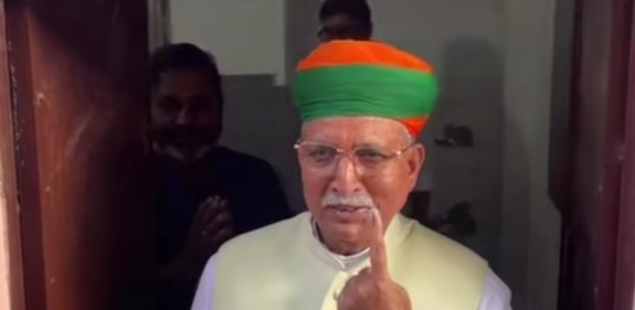 IMG 20260909 093925 चुनाव : पहले चरण में धीमा मतदान, कुछ बूथों पर मशीन खराब होने की सूचना, केंद्रीय मंत्री सहित अनेक नेताओं ने वोट डाले Rajasthan News Portal बीकानेर अपडेट