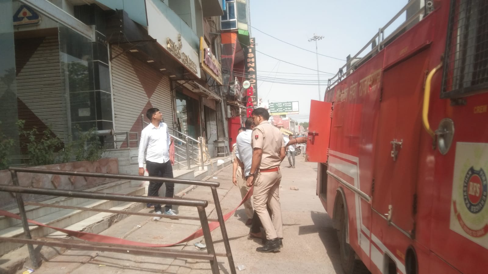 SAVE 20260905 111841 बीकानेर : स्टेशन रोड की इस होटल में आग, दमकलें पहुंची Rajasthan News Portal देश