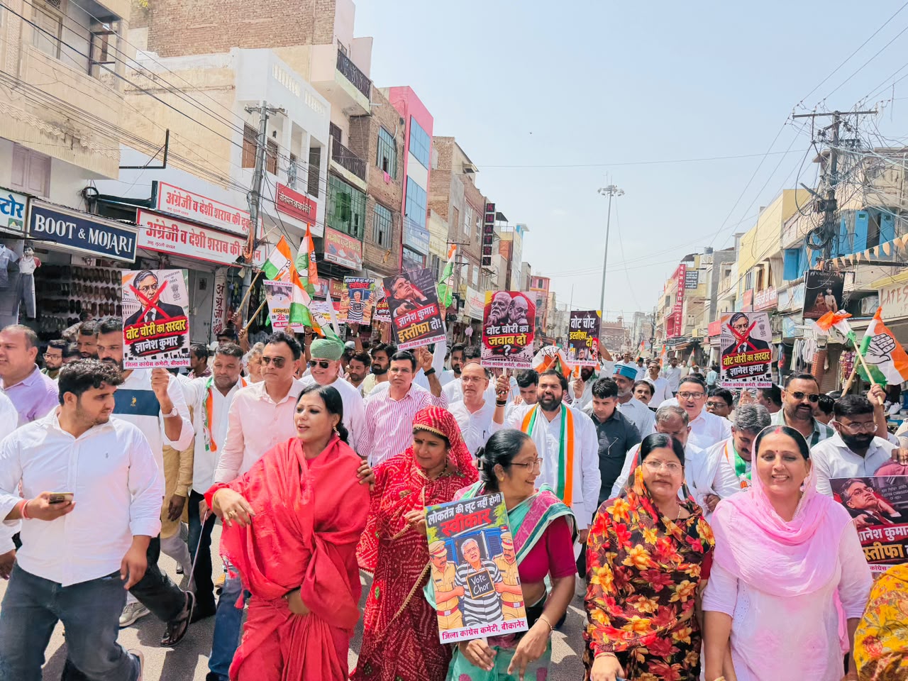 कांग्रेस ने पैदल मार्च निकाला, राष्ट्रपति के नाम सौंपा ज्ञापन 6 राजस्थान SAVE 20260929 164311 कांग्रेस ने पैदल मार्च निकाला, राष्ट्रपति के नाम सौंपा ज्ञापन Rajasthan News Portal राजस्थान