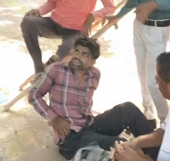 IMG 20261004 135613 जूनागढ़ की खाई में गिरा व्यक्ति, रातभर खाई में रहा, खाई में है सांप Rajasthan News Portal बीकानेर अपडेट