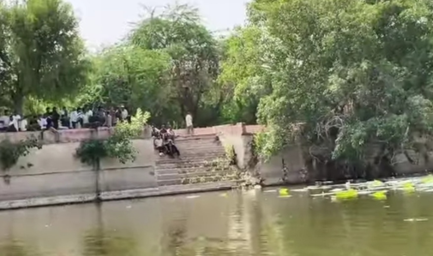 IMG 20261011 141359 बीकानेर : देवी कुंड सागर तालाब में बच्चा डूबा Rajasthan News Portal देश
