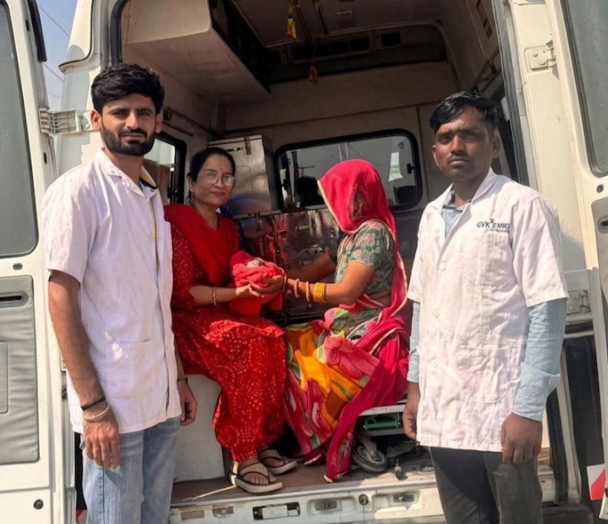 108 एम्बुलेंस में रास्ते में हुआ प्रसव, प्रसूता ने दिया जन्म 5 बीकानेर अपडेट IMG 20261018 163049 108 एम्बुलेंस में रास्ते में हुआ प्रसव, प्रसूता ने दिया जन्म Rajasthan News Portal बीकानेर अपडेट