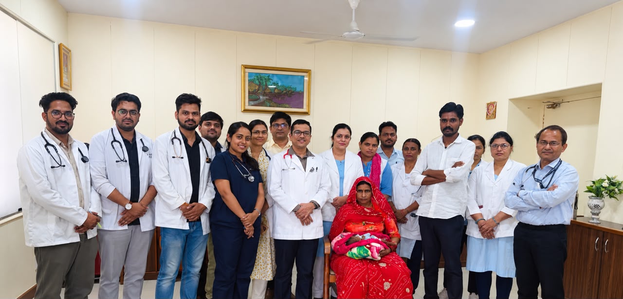 नवजात ने मौत से जंग जीती: पीबीएम की एनआईसीयू टीम ने 56 दिन की कठिन लड़ाई के बाद दिया नया जीवन 3 देश SAVE 20261007 221725 नवजात ने मौत से जंग जीती: पीबीएम की एनआईसीयू टीम ने 56 दिन की कठिन लड़ाई के बाद दिया नया जीवन Rajasthan News Portal देश