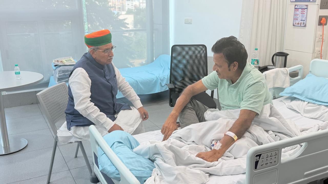 SAVE 20261012 164147 केंद्रीय कानून मंत्री अर्जुनराम मेघवाल ने राजेंद्र राठौड़ से की मुलाकात, स्वास्थ्य की जानकारी ली Rajasthan News Portal देश