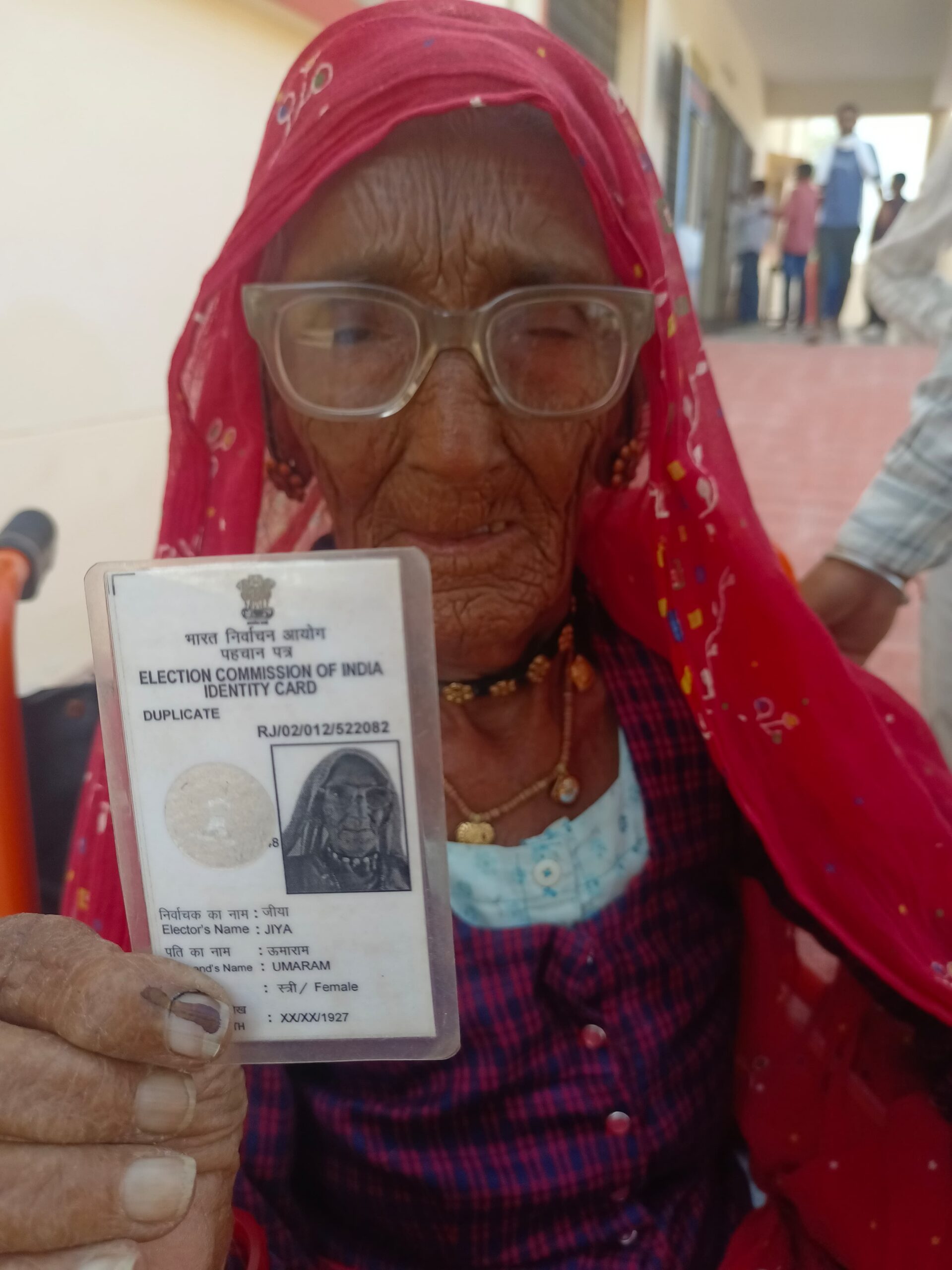SAVE 20261024 140457 scaled चुनाव : 1927 में जन्मी जिया देवी ने वोट डाला Rajasthan News Portal राजस्थान
